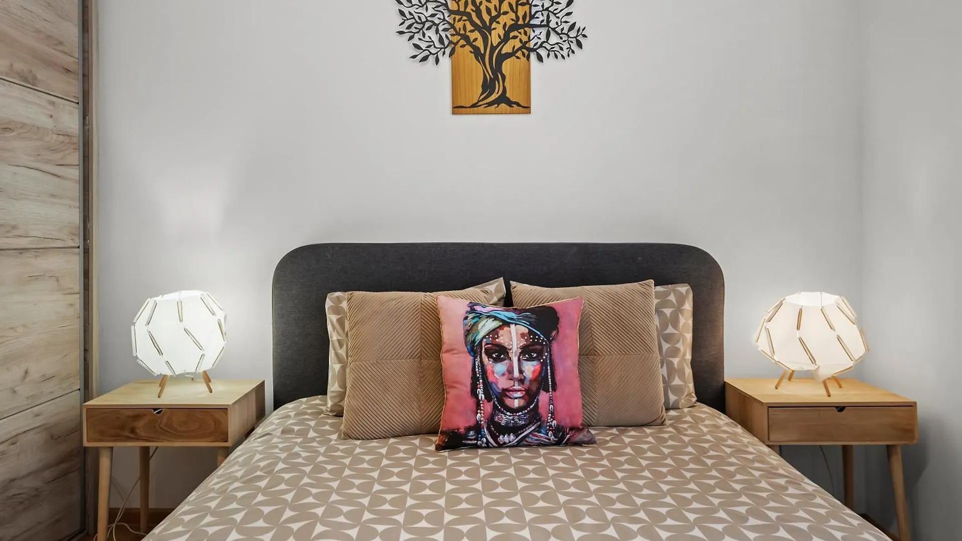 Old Town Signature Apartment Бухарест